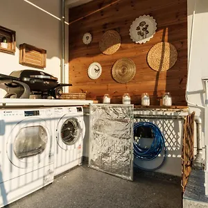 https://home-is.hotelschalkidiki.net